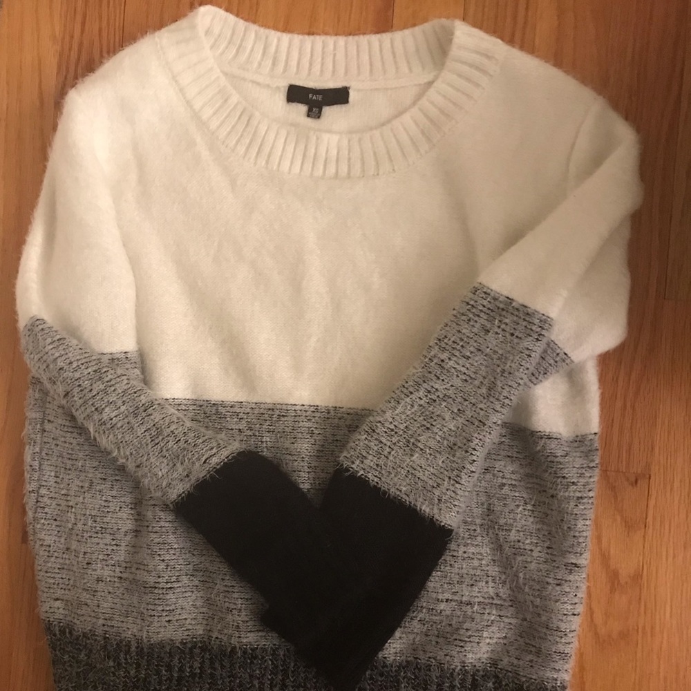 NWOT Fate Color Blocked Fuzzy Soft Sweater XS